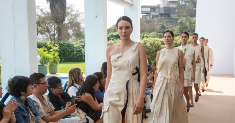 Pasarela del Climate Talk sobre moda sostenible y economía circular realizado en Lima.
